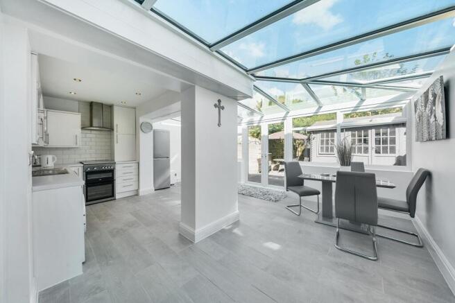 Kitchen/Dining room