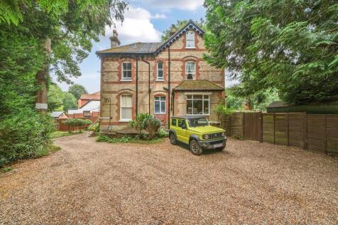 Denefield Drive, Kenley, CR8