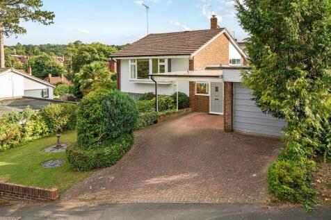 Dunedin Drive, Caterham, CR3