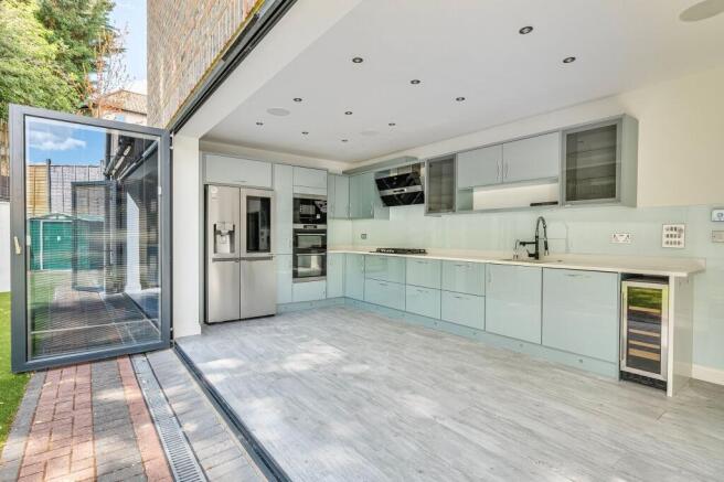 Kitchen/ Dining Room