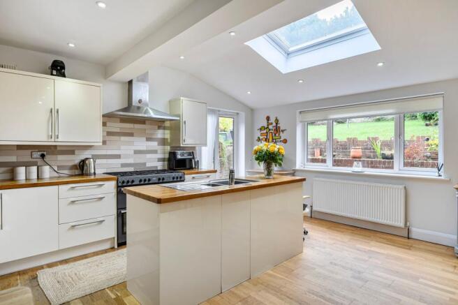 Kitchen/ Dining Room