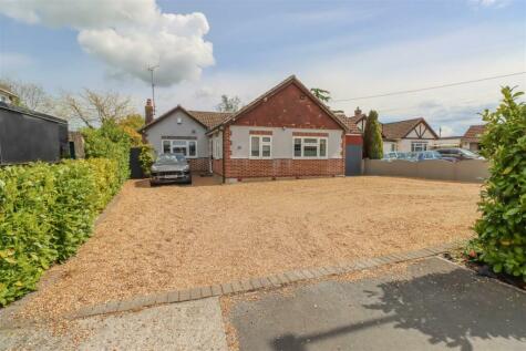 Wickford - 4 bedroom detached bungalow for sale