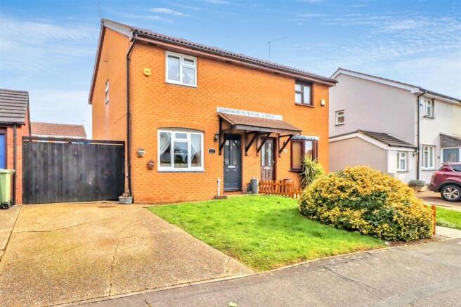 17 Pebmarsh Drive eXT-4b.jpg