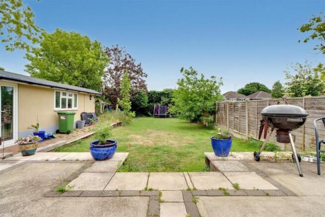19 FRIERN NEW GARDEN PICS.jpg