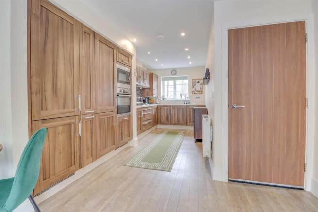 14 TAMWORTH LOUNGE.jpg