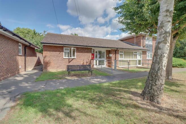 29 PINE CLOSE-14.jpg