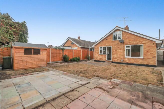 9 OAKHUEST DRIVE OUTSIDE-3.jpg