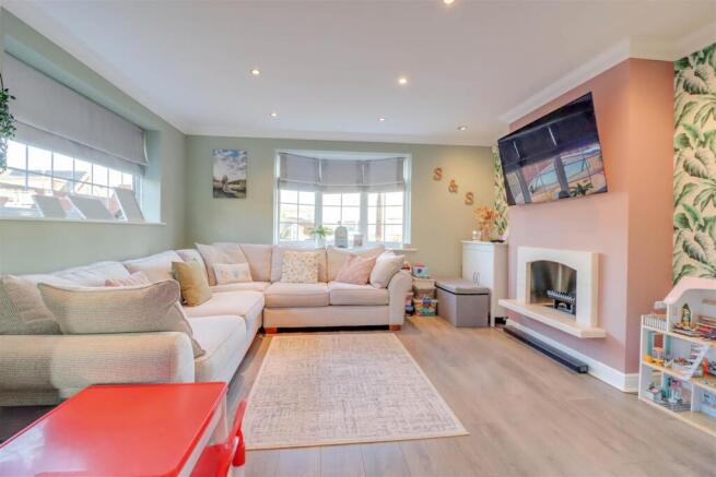 2 REEDS WAY INSIDE.jpg