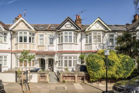 Graham Avenue, Northfields