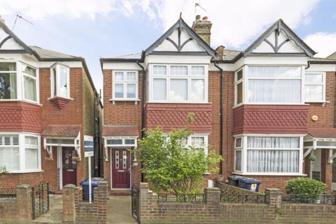 3 Bedroom House To Rent In Sydney Road Northfields W13