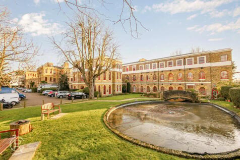 West Park Road, Southall, UB2