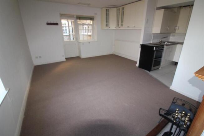 Living Room (Photo 2)