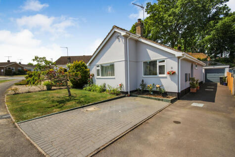 Fordingbridge - 3 bedroom detached bungalow for sale