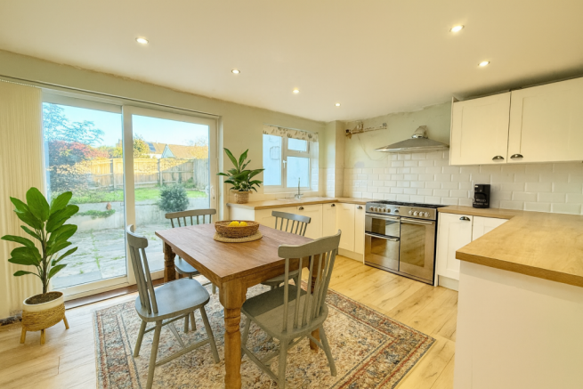 Kitchen/Diner (Virtually staged with AI)