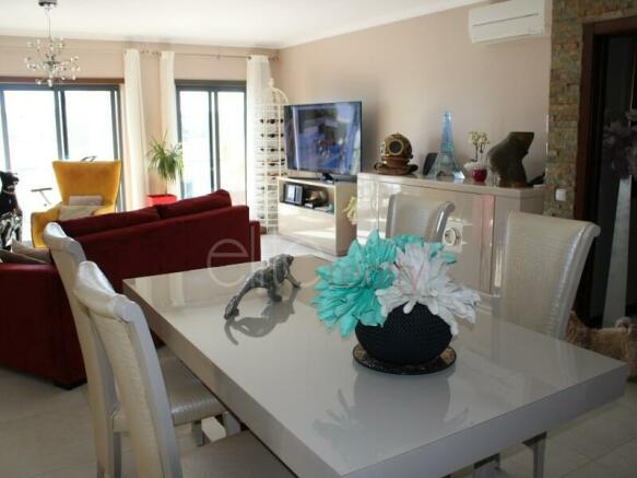 3 bedroom apartment wakling distance to the beach (2)