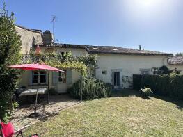 Photo of Aubeterre-sur-Dronne, Charente, Poitou-Charentes