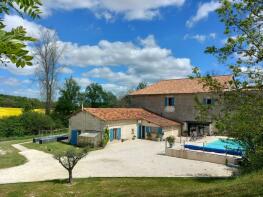 Photo of Aubeterre-sur-Dronne, Charente, Poitou-Charentes