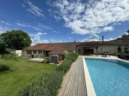 Photo of Aubeterre-sur-Dronne, Charente, Poitou-Charentes