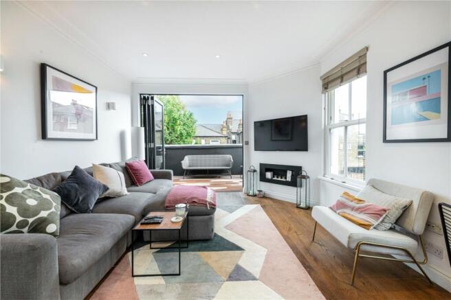 3 bedroom apartment for sale in Latchmere Road, SW11