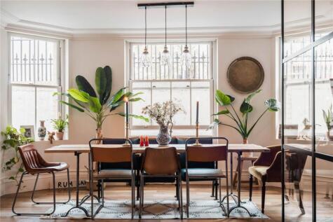 Clapham Common North Side, SW4