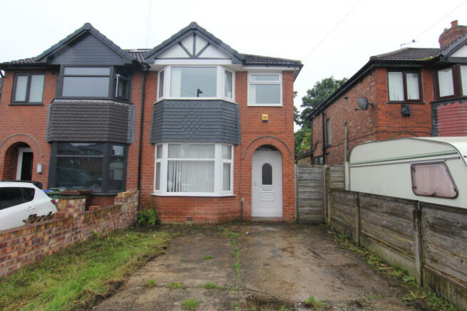three bedroomed extended semi detached - no vendo