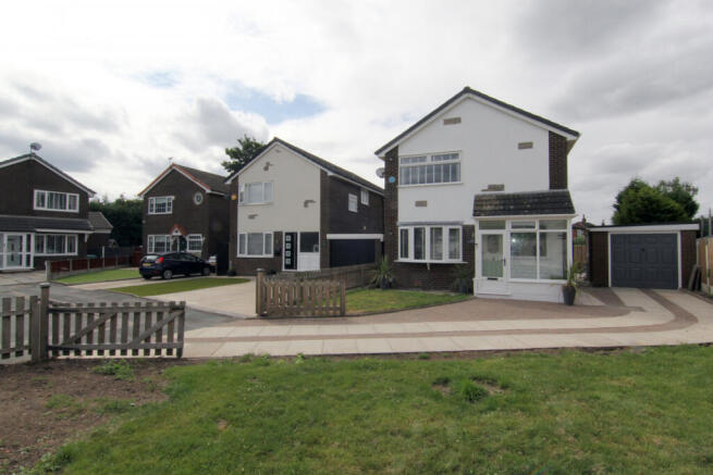 2 Bedroom Detached for Sale