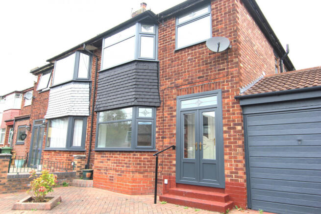 3 bed detached house to rent Peebles Drive, Manch