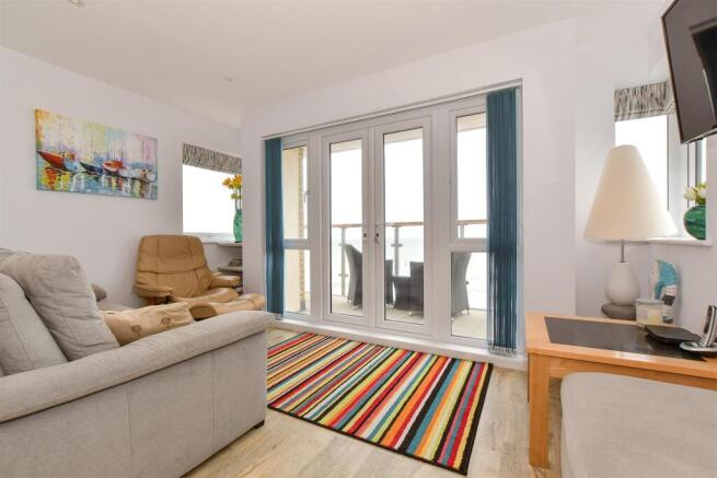 Kitchen/ Living Room