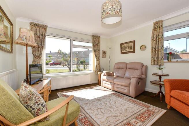 Lounge/ Dining Room