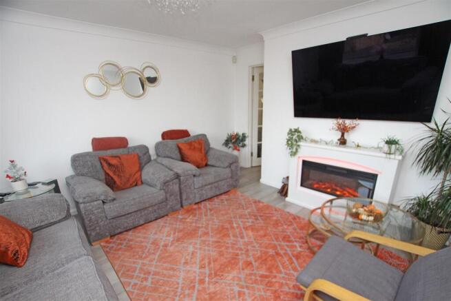 Living room b.jpg