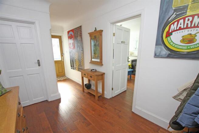 Hallway.jpg