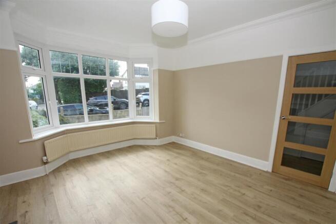 Living room b.jpg