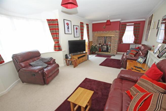 Living room b.jpg