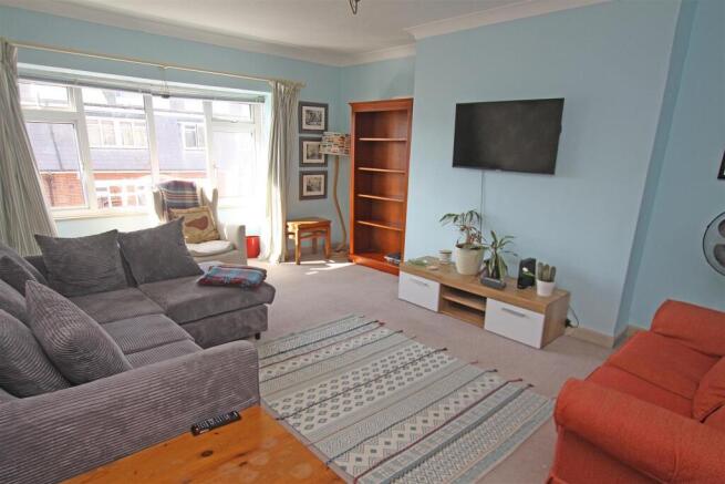Living room a.jpg