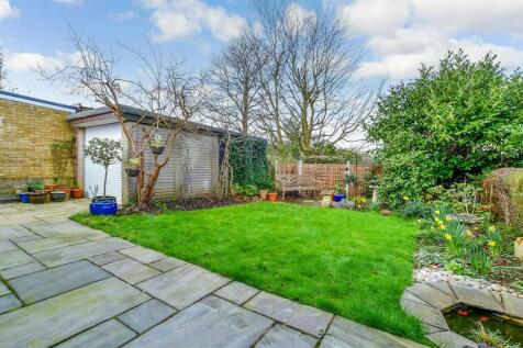 Maidstone - 2 bedroom semi-detached bungalow for ...