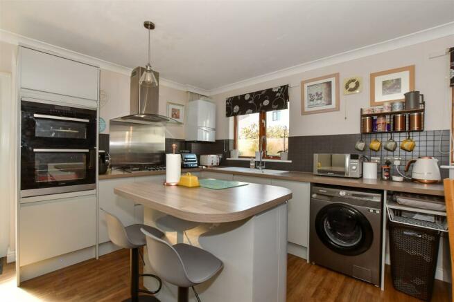 Kitchen/ Dining Room