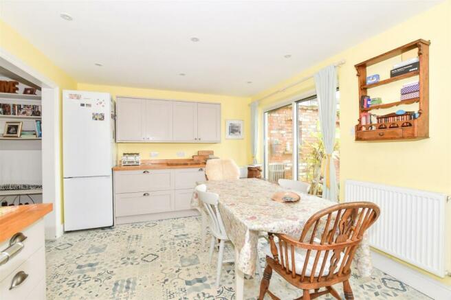 Kitchen/Dining Area