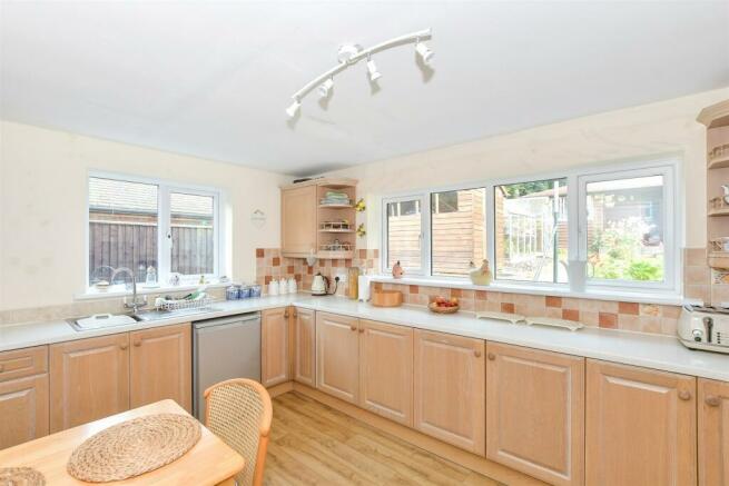 Kitchen /Breakfast Room