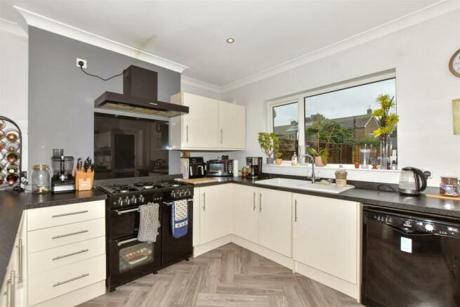 Kitchen/ Dining Area