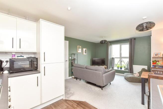 Lounge/ Kitchen