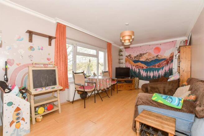 Lounge/Kitchen