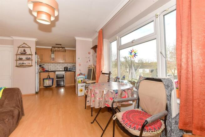 Lounge/Kitchen