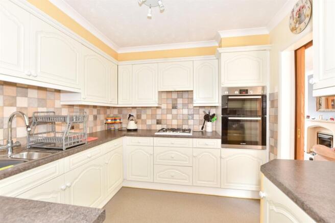 Kitchen/ Breakfast Room