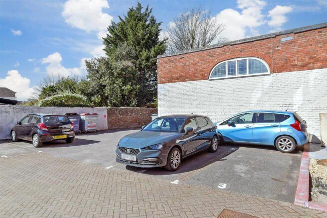 Driveway/Parking