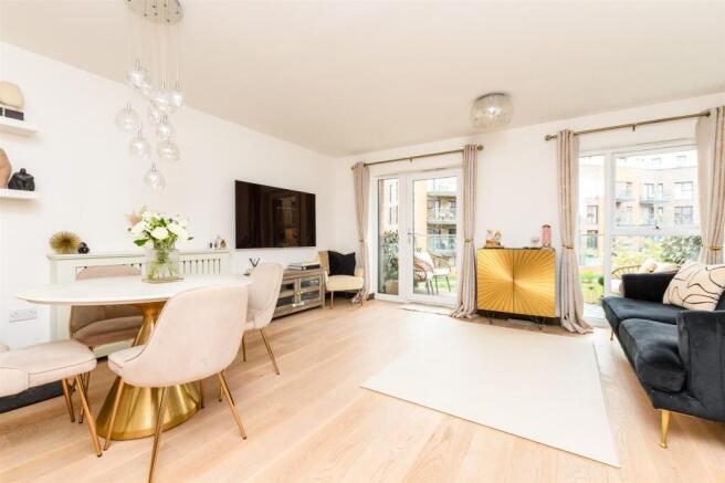 Lounge/Kitchen