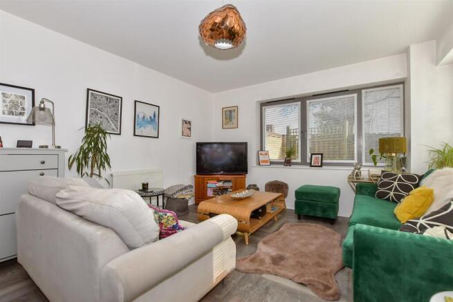 Lounge/Kitchen