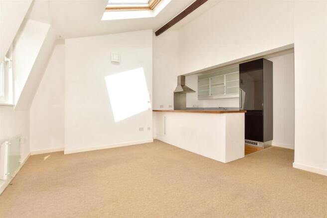 Lounge/Kitchen