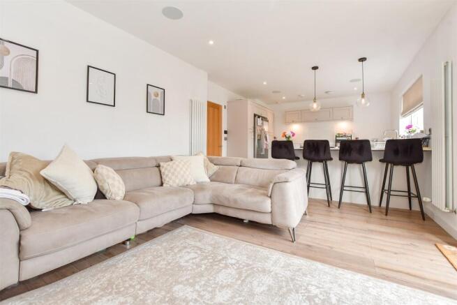Lounge/ Kitchen