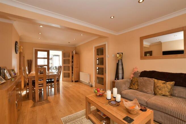 Lounge/Dining Room