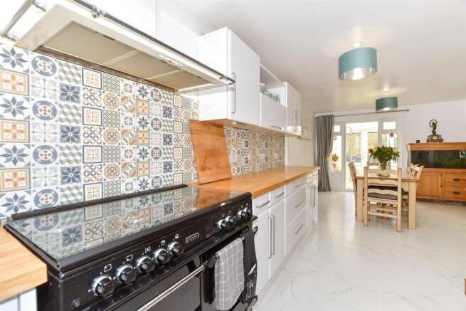 Kitchen/ Breakfast Room